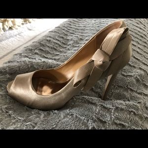 Badgley Mischka 4 inch heels size 6.5